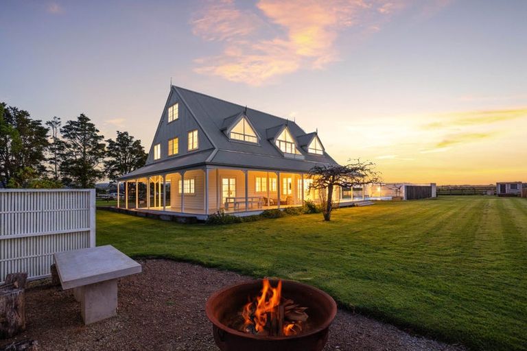 Photo of property in 161 Monument Road, Clevedon, 2582