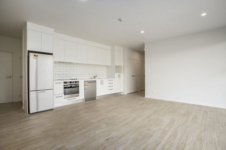 Photo of property in 103/165 Lake Road, Northcote, Auckland, 0627