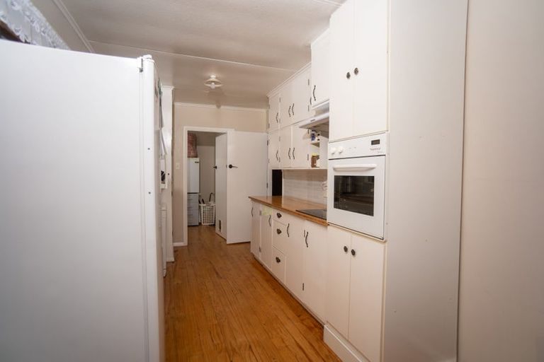 Photo of property in 16 Manchester Street, Patea, 4520