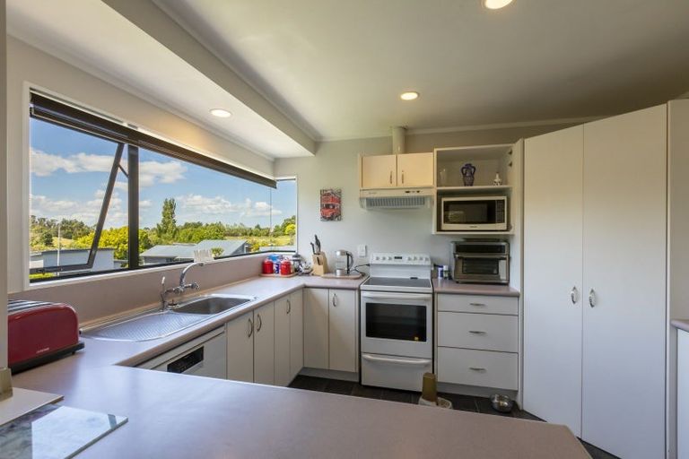 Photo of property in 37 Domain Road, Waipawa, 4210