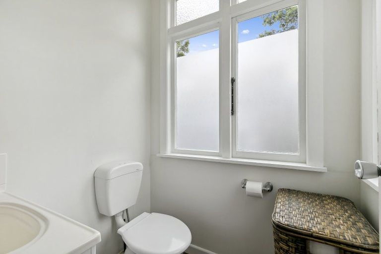 Photo of property in 150 Russell Terrace, Berhampore, Wellington, 6023