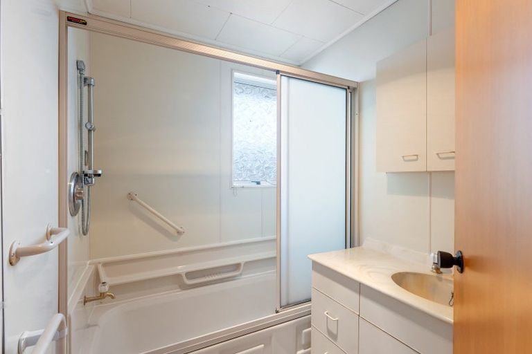 Photo of property in 30 Arawhata Road, Paraparaumu, 5032