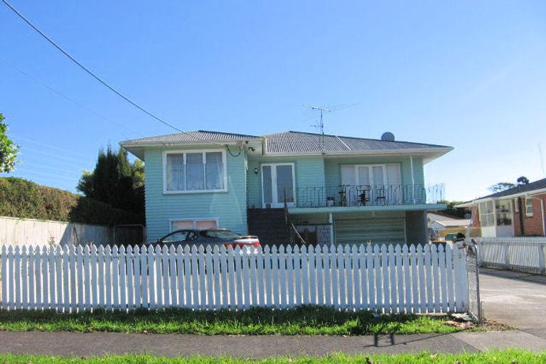 Photo of property in 80 Roberts Road, Te Atatu South, Auckland, 0610