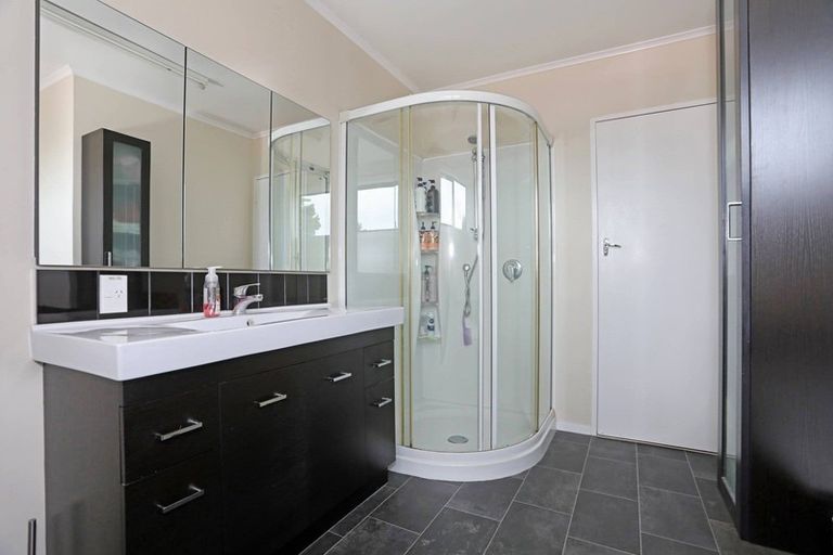 Photo of property in 36 Wanganui Road, Marton, 4710