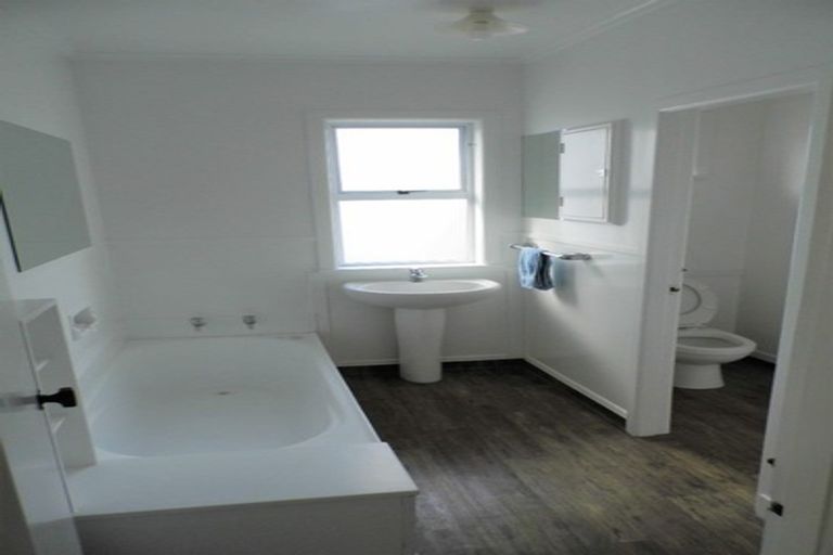 Photo of property in 128 Portage Road, New Lynn, Auckland, 0600