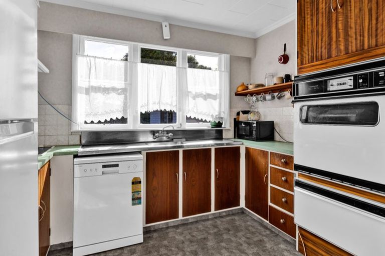 Photo of property in 9 Manawapou Road, Hawera, 4610