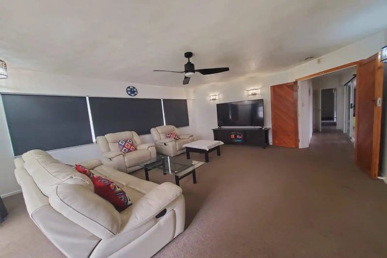 Photo of property in 18 Bellfield Road, Opaheke, Papakura, 2113