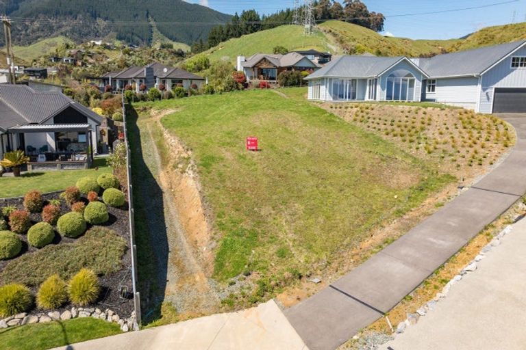 Photo of property in 32 Piwakawaka Drive, Stoke, Nelson, 7011