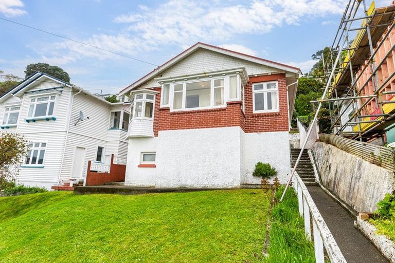 Photo of property in 27 Buckingham Street, Melrose, Wellington, 6023