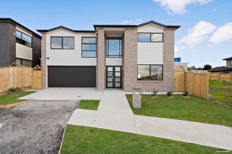 Photo of property in 8 Cooladawson Drive, Flat Bush, Auckland, 2019