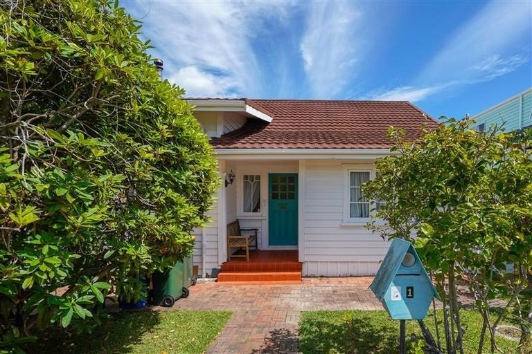Photo of property in 1 Moana Avenue, Bayswater, Auckland, 0622