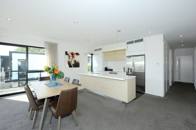 Photo of property in 4/275 Kilmore Street, Christchurch Central, Christchurch, 8011