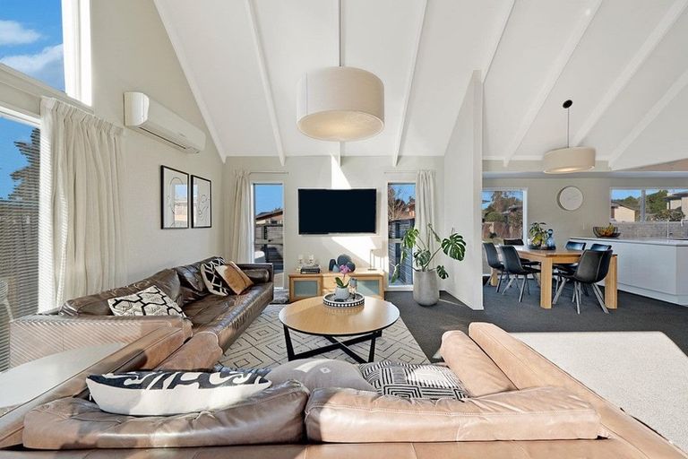 Photo of property in 29 Colina Street, Avonhead, Christchurch, 8042