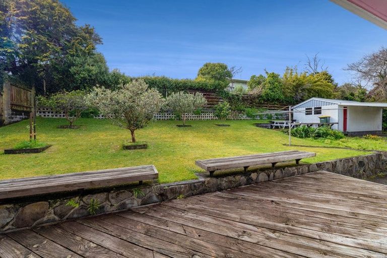 Photo of property in 71 Awanui Street, Merrilands, New Plymouth, 4312