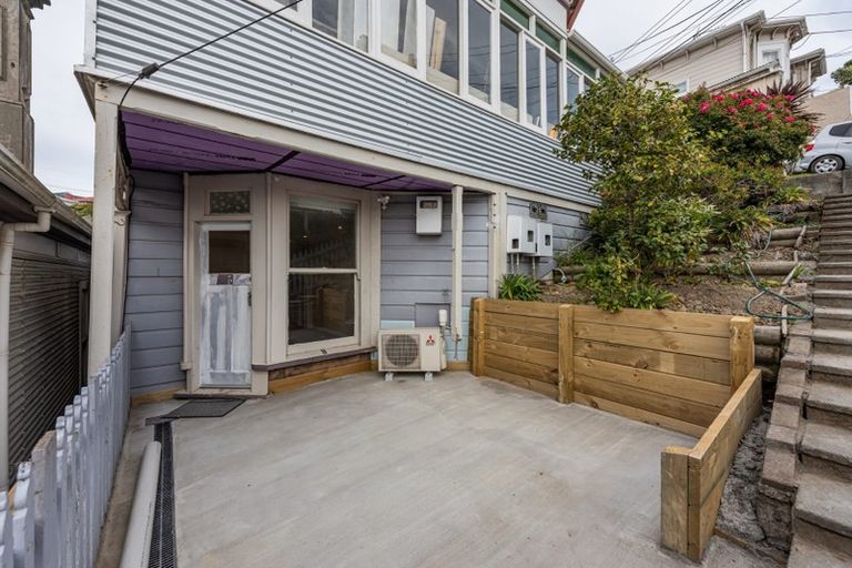 Photo of property in 35 Hankey Street, Mount Cook, Wellington, 6011