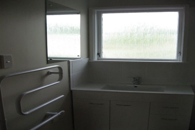 Photo of property in 1 Kintara Drive, Massey, Auckland, 0614