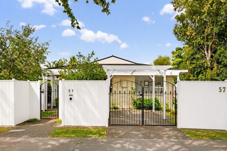 Photo of property in 57 Avenue Road, Greenmeadows, Napier, 4112