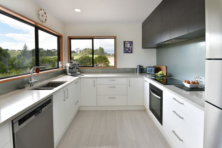 Photo of property in 436 Kanohi Road, Kaukapakapa, 0873