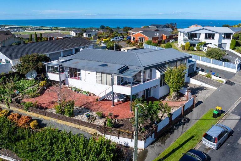 Photo of property in 97 Easther Crescent, Kew, Dunedin, 9012