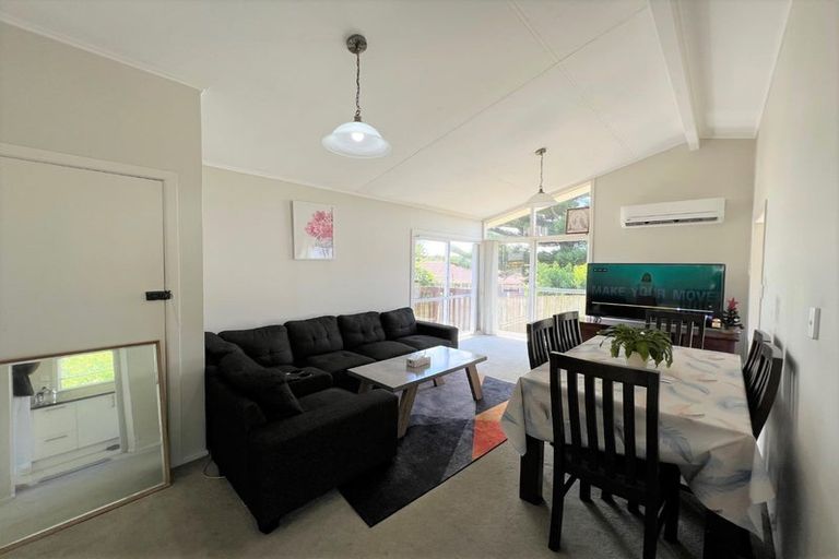 Photo of property in 15a Clendon Place, Manurewa, Auckland, 2102