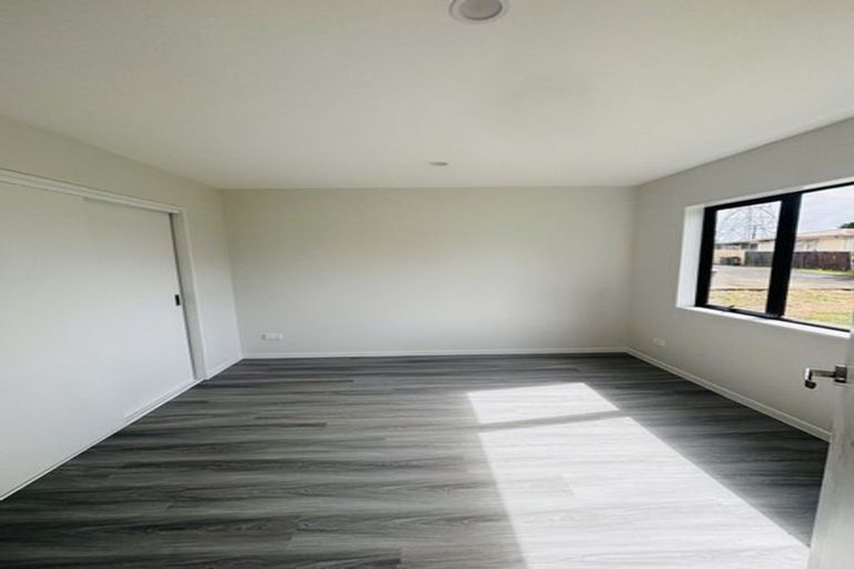 Photo of property in 9f Julian Place, Otara, Auckland, 2023