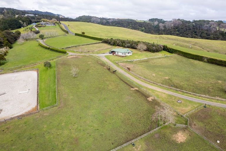 Photo of property in 34 Waikopua Road, Whitford, 2571
