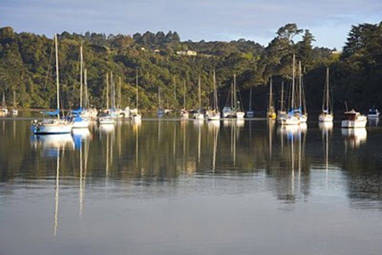 Photo of property in 1/38 Ngarahana Avenue, Paremoremo, Auckland, 0632