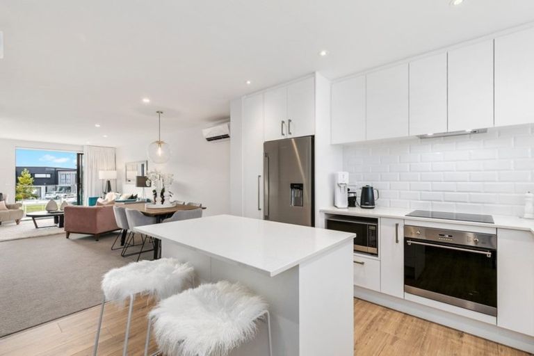 Photo of property in 10 Pottery Crescent, Hobsonville, Auckland, 0618