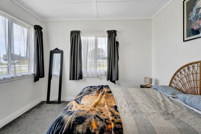 Photo of property in 39 Domett Street, Opunake, 4616