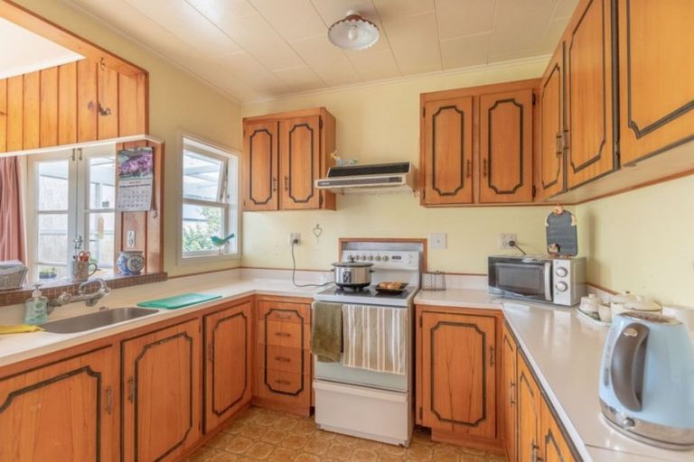 Photo of property in 2a Karu Crescent, Waikanae, 5036