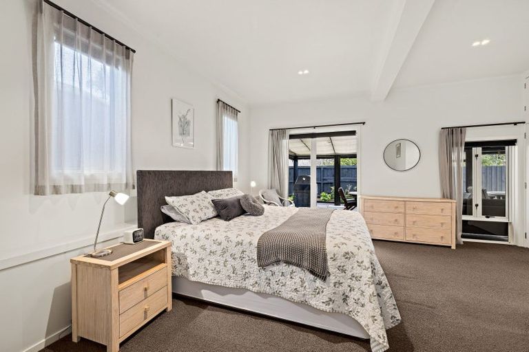 Photo of property in 4a Riverside Drive, Point Wells, 0986