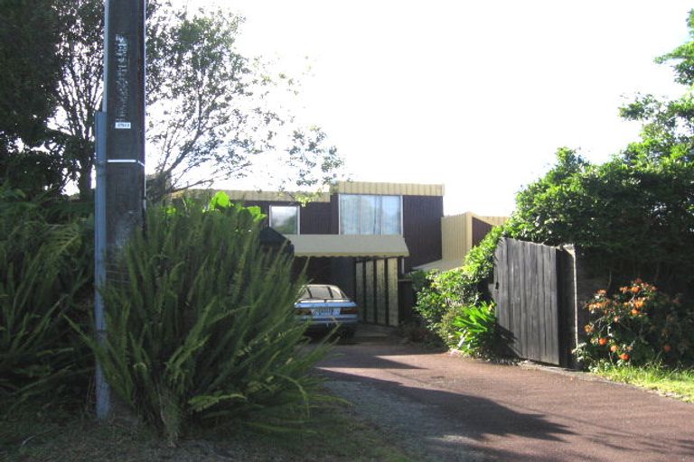 Photo of property in 1/199 Glenfield Road, Hillcrest, Auckland, 0627