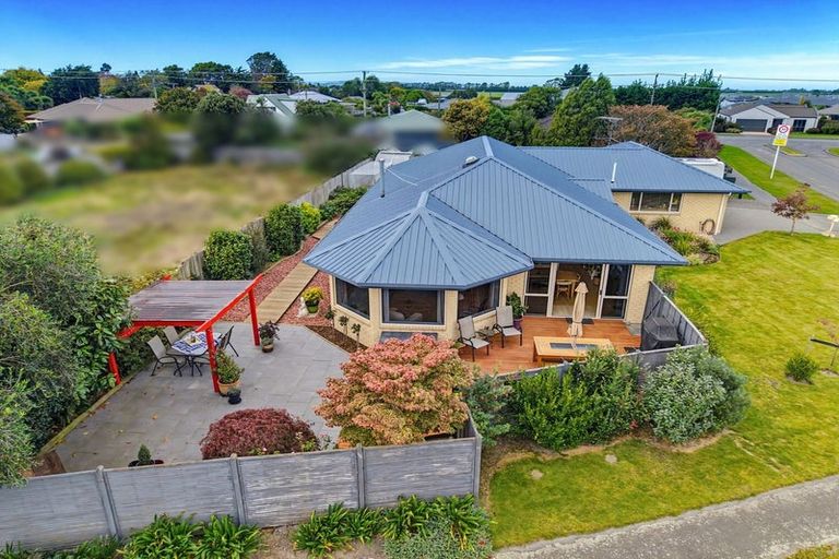 Photo of property in 4 Devon Crescent, Darfield, 7510