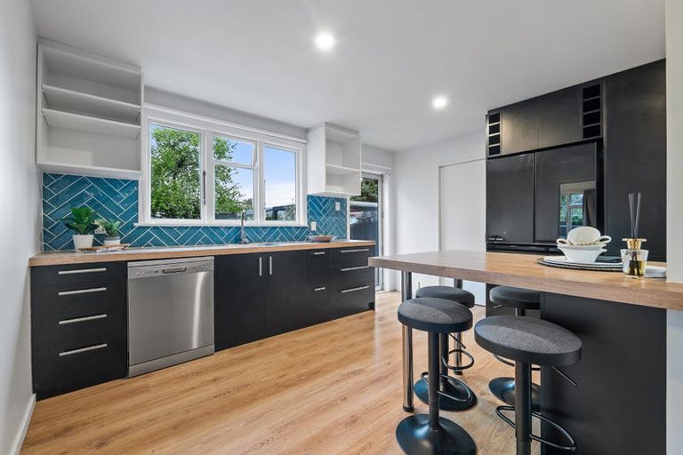 Photo of property in 180 Grahams Road, Burnside, Christchurch, 8053