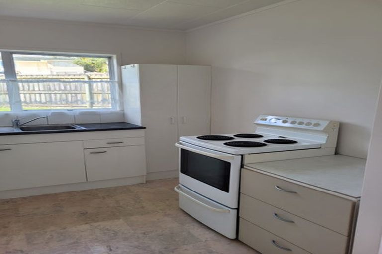 Photo of property in 26 Moire Road, Massey, Auckland, 0614