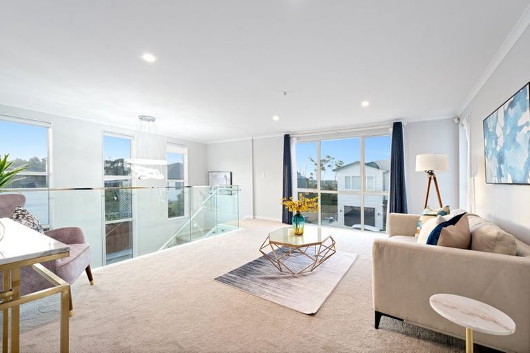 Photo of property in 38a Pokapu Street, Titirangi, Auckland, 0600