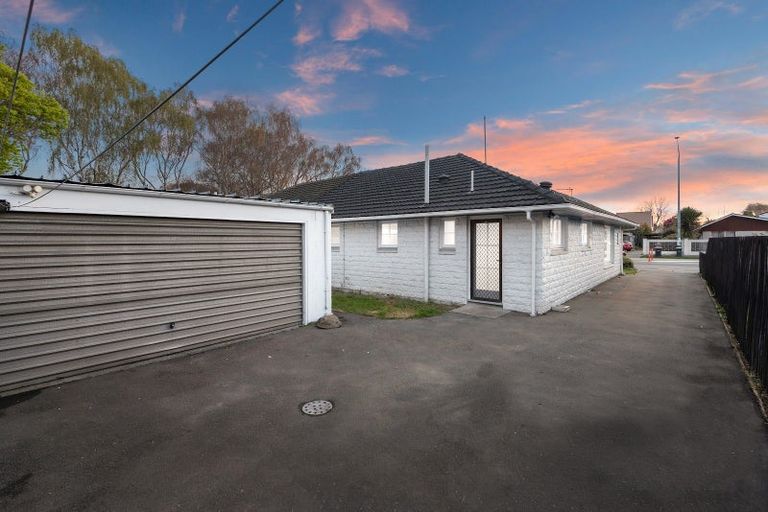 Photo of property in 1/170 Waimairi Road, Ilam, Christchurch, 8041