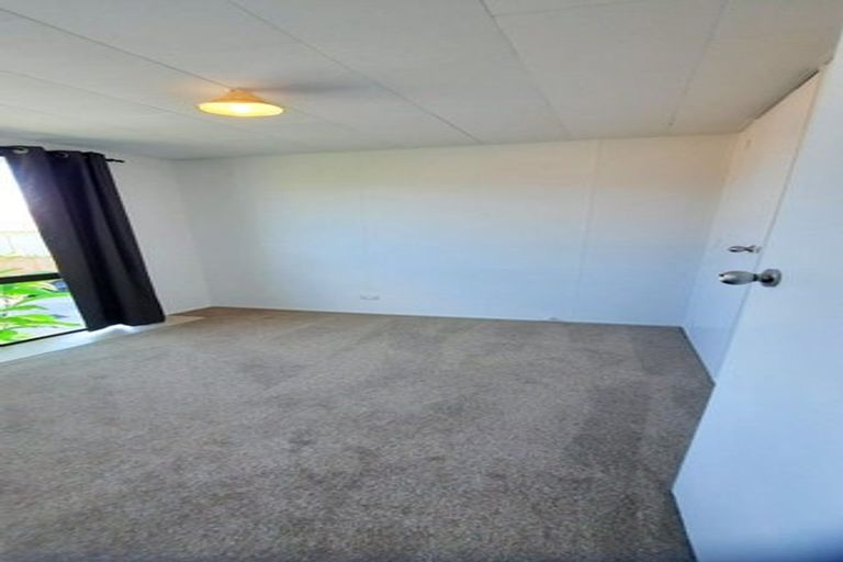 Photo of property in 31 Starforth Place, Henderson, Auckland, 0612