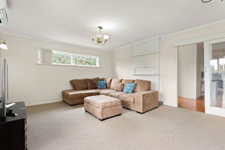Photo of property in 1/58 Pupuke Road, Hillcrest, Auckland, 0627