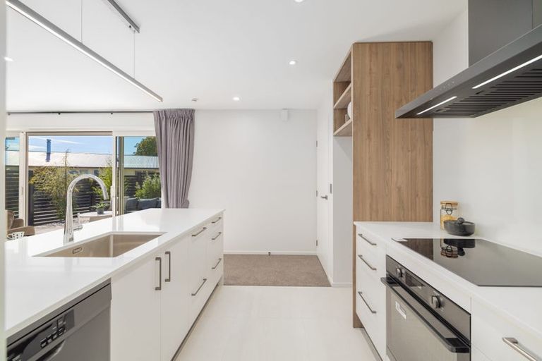 Photo of property in 8b Wychwood Crescent, Bishopdale, Christchurch, 8053