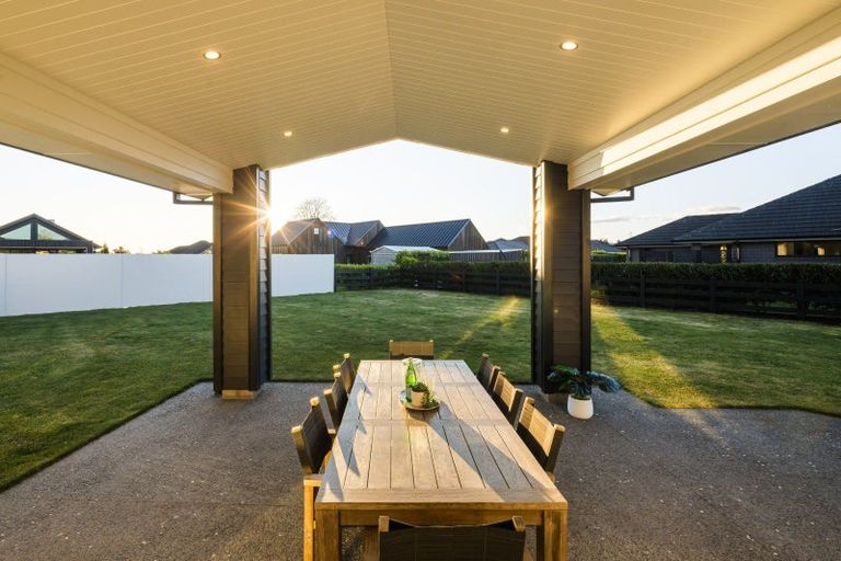 Photo of property in 129 Saint Kilda Road, Cambridge, 3434