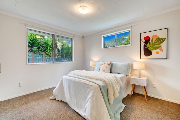 Photo of property in 24 Oakmont Place, Wattle Downs, Auckland, 2103