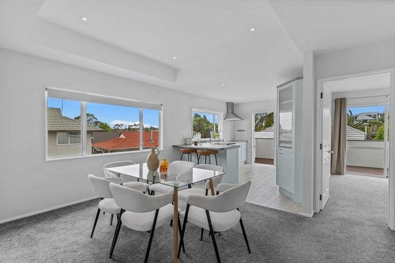 Photo of property in 5 Oystergrove Road, West Harbour, Auckland, 0618