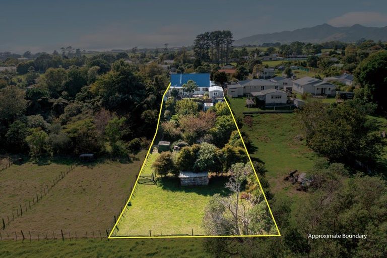 Photo of property in 14 Cumming Street, Okato, 4335