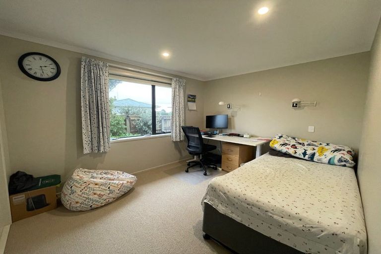 Photo of property in 20 Piharau Crescent, Hurdon, New Plymouth, 4310