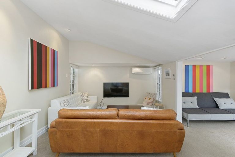 Photo of property in 147a Holly Road, St Albans, Christchurch, 8014