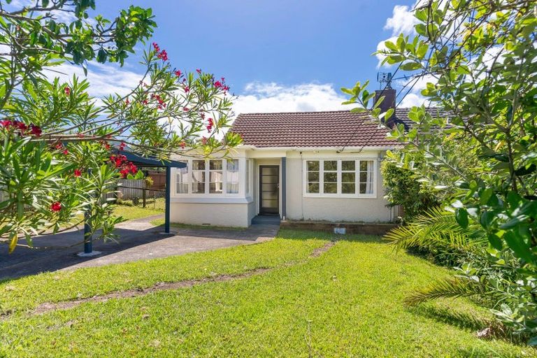 Photo of property in 1 Handley Avenue, Narrow Neck, Auckland, 0624