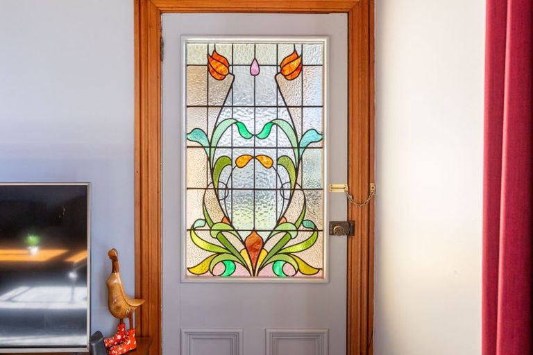 Photo of property in 16 Ross Street, Woodville, 4920