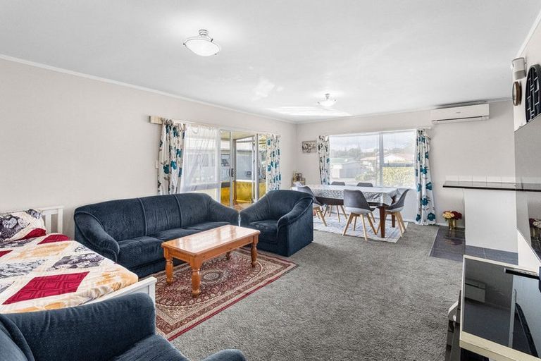 Photo of property in 2/6 Wicklow Place, Bell Block, New Plymouth, 4312