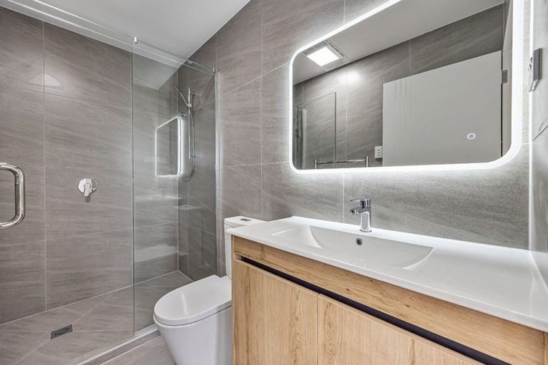 Photo of property in 345 Pakuranga Road, Pakuranga Heights, Auckland, 2010